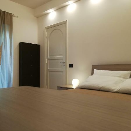 Luxurious Street Apartments คาตาเนีย ภายนอก รูปภาพ