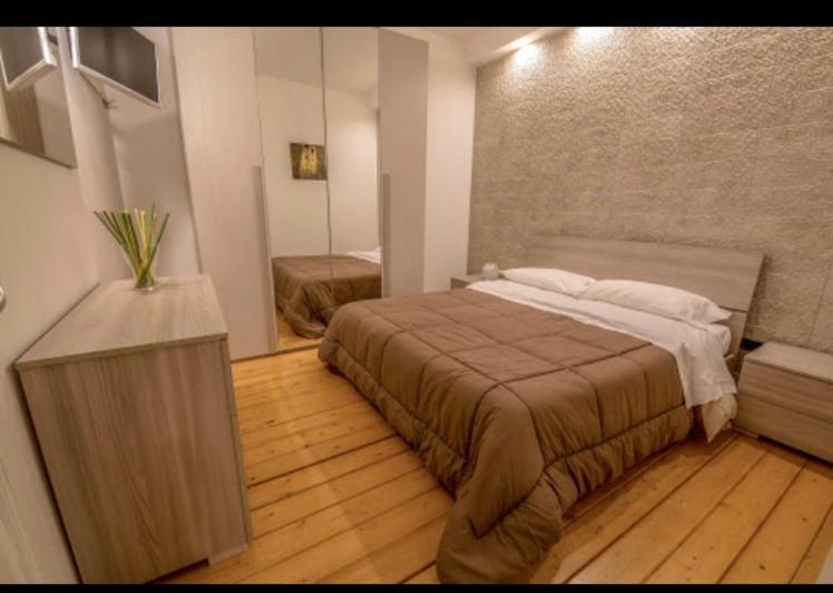 Luxurious Street Apartments คาตาเนีย ภายนอก รูปภาพ
