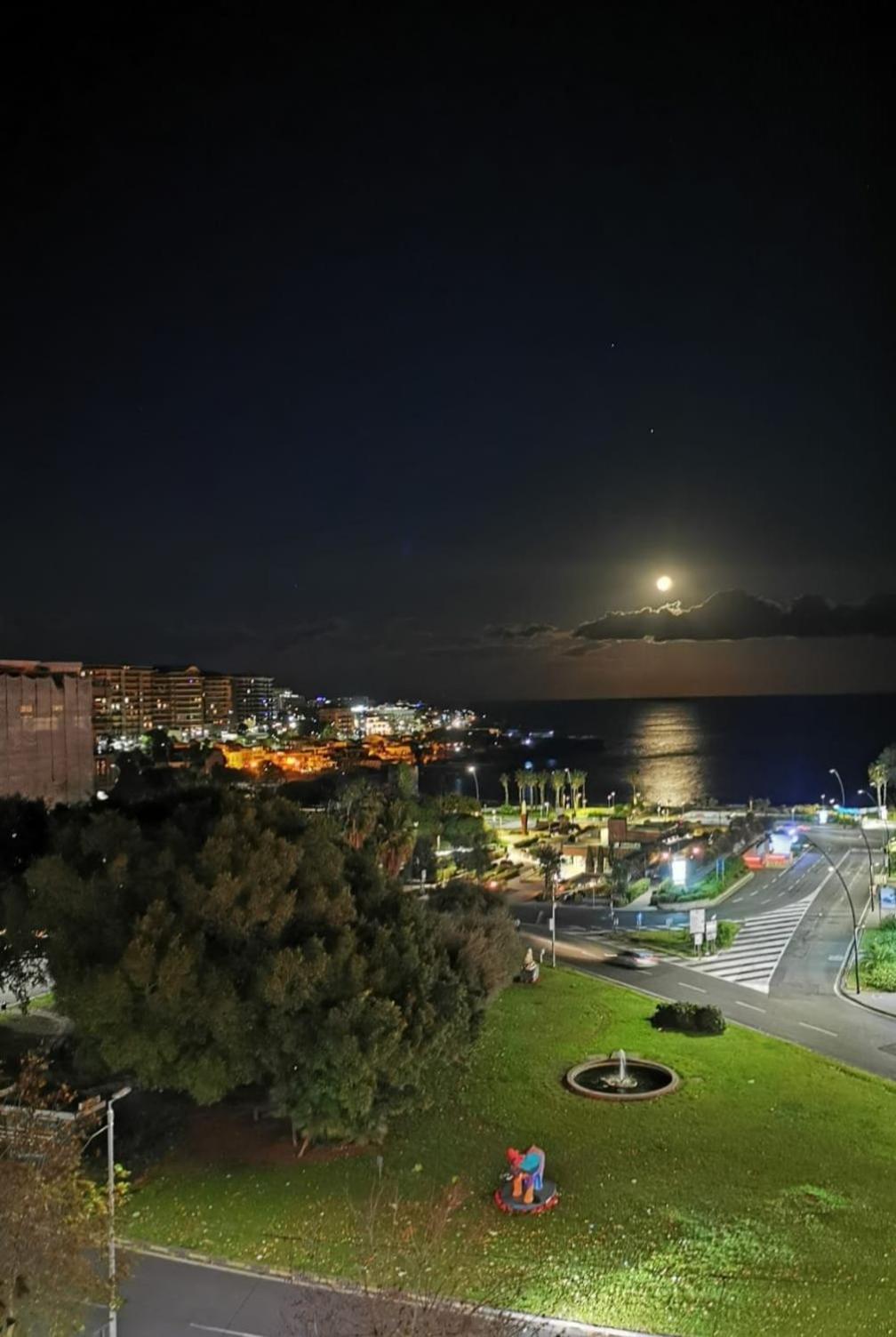 Luxurious Street Apartments คาตาเนีย ภายนอก รูปภาพ