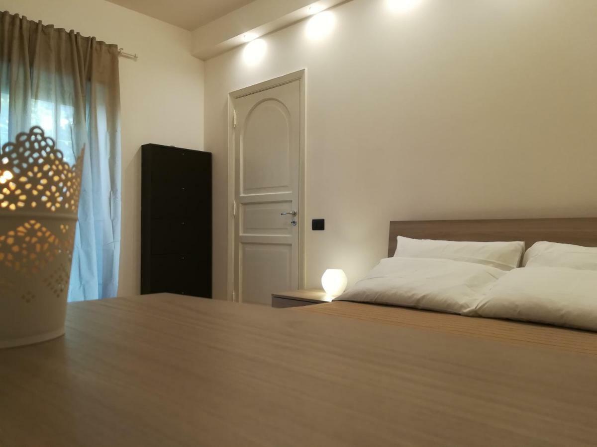Luxurious Street Apartments คาตาเนีย ภายนอก รูปภาพ