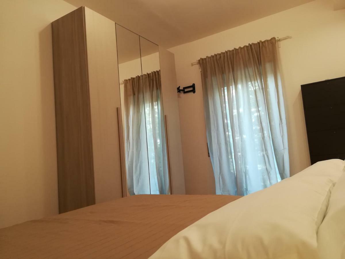 Luxurious Street Apartments คาตาเนีย ภายนอก รูปภาพ