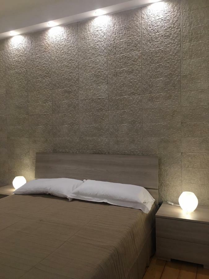 Luxurious Street Apartments คาตาเนีย ภายนอก รูปภาพ