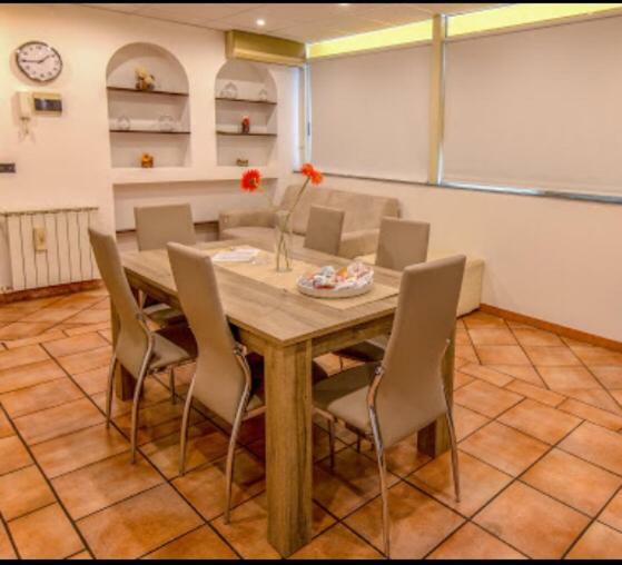 Luxurious Street Apartments คาตาเนีย ภายนอก รูปภาพ