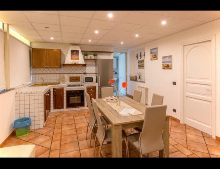 Luxurious Street Apartments คาตาเนีย ภายนอก รูปภาพ